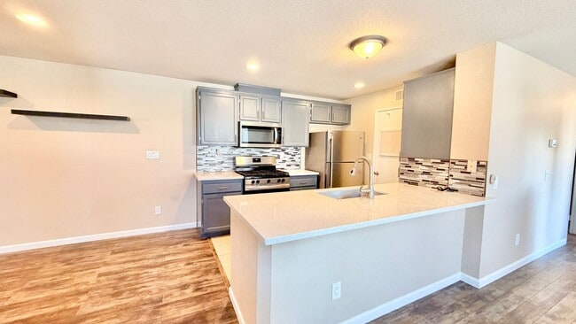 Building Photo - Bright & Lovely Two Story Townhome in the VistaMonte at San Luis Rey HOA Community of Oceanside!