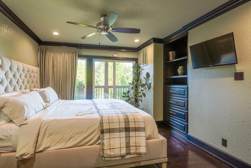 Building Photo - 14807 Dutchmans Dr