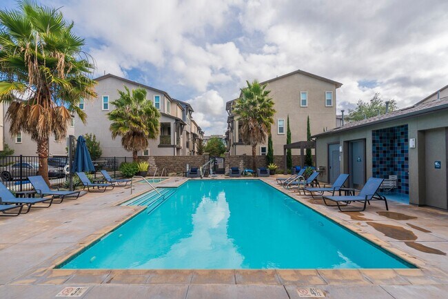 Building Photo - Newer townhome rental located in the gated One Seven Eight community!