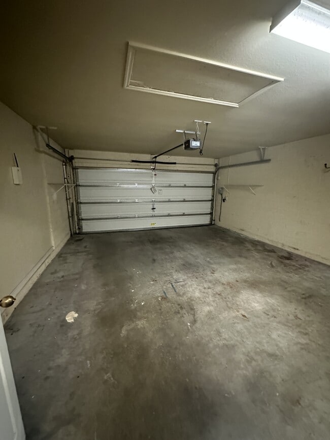 Building Photo - 464 Dryden Cir