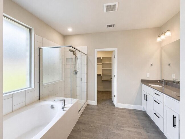 Building Photo - 1017 Greencove Dr
