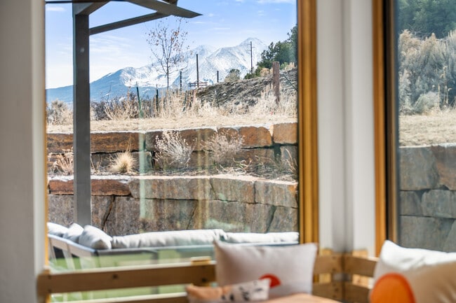 Building Photo - 117 Bowles Dr