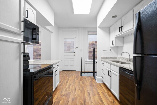 Building Photo - 1448 N Illinois St