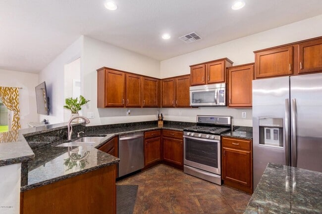 Building Photo - Gorgeous 3bed/2bath single level home in North Peoria!! Best Schools !!