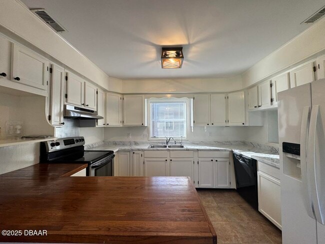 Building Photo - 543 Jacobsen Ave