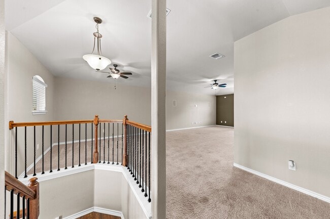 Building Photo - 5705 Fenton Ln