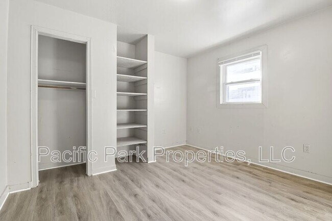 Building Photo - 502 S Holmes Ave