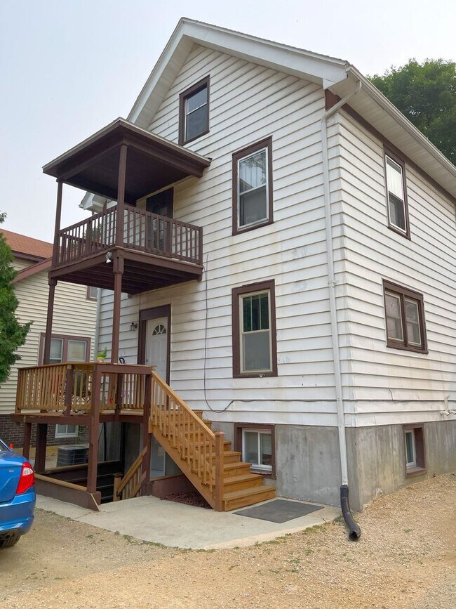 Building Photo - 110 S Orchard St