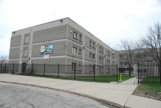 Primary Photo - Parkhill Apartments