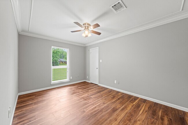 Building Photo - 25802 Maplewood Dr