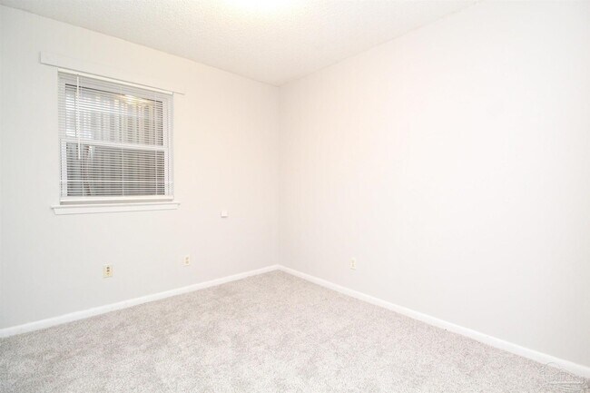 Building Photo - 7190 Pennington Dr