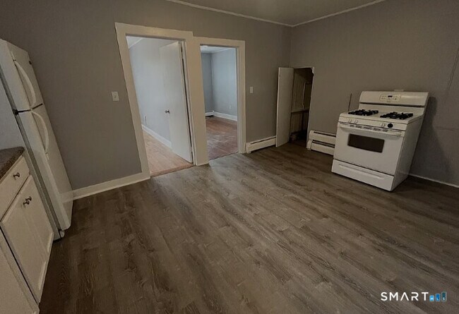 Building Photo - 22 Green St