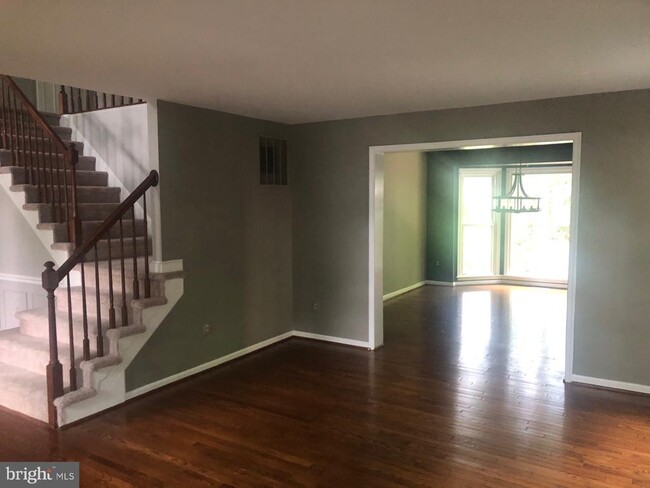 Building Photo - 8104 Overlake Ct