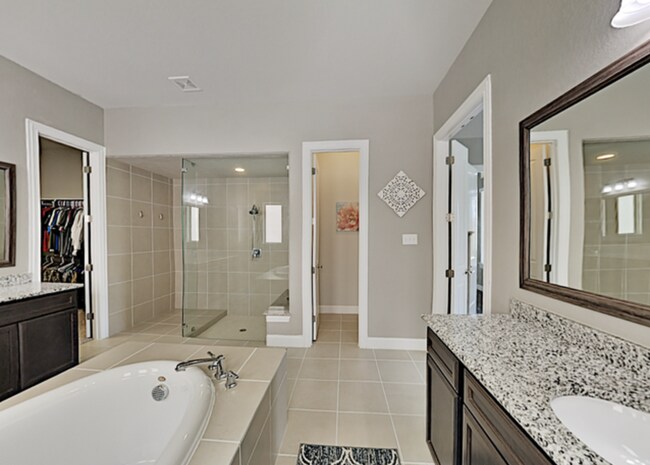 Building Photo - Spacious 4-Bedroom Ranch-Style Rental with...