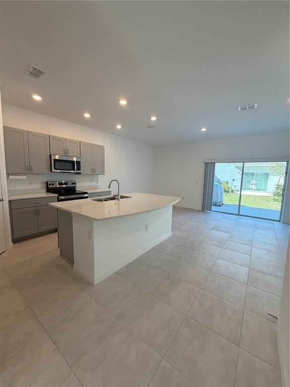 Building Photo - 2914 Canary Ave