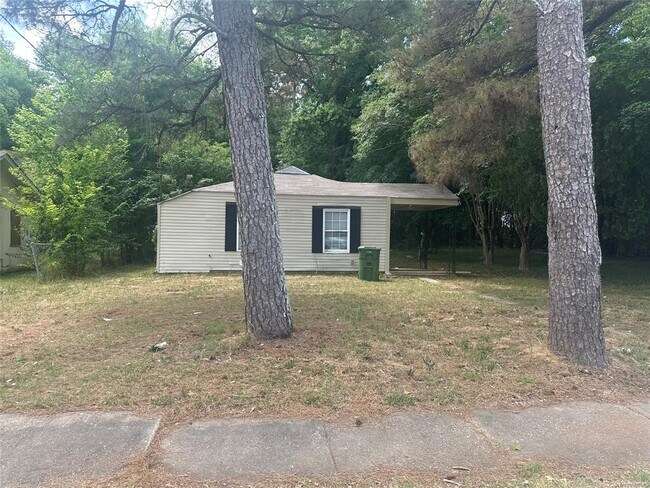 Building Photo - 3208 Caffey Dr