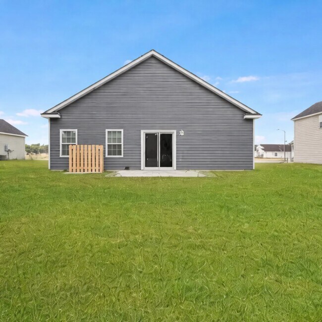 Building Photo - 104 Simon Cir