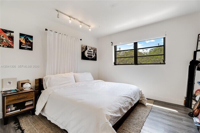 Building Photo - 8480 SW 66th St
