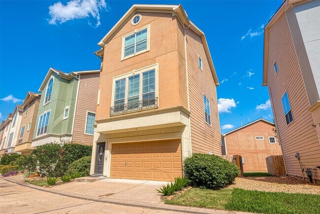 Building Photo - 3302 Clearview Cir