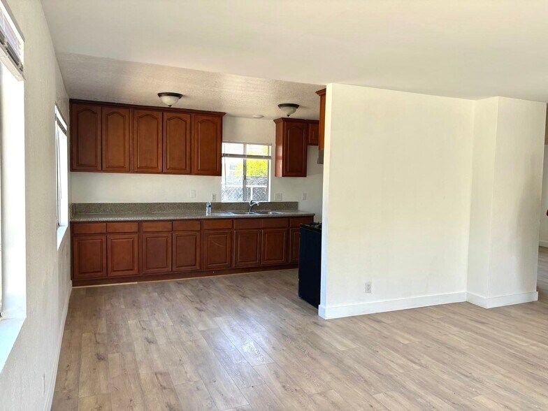 Building Photo - 21725 Dracaea Ave