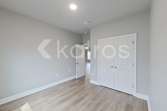Building Photo - 13784 Willowmore Dr