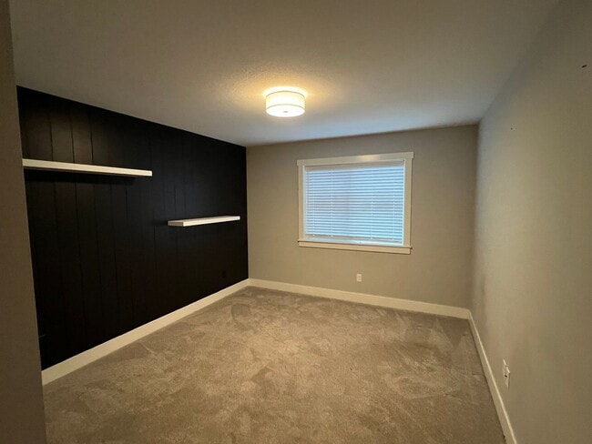 Building Photo - 11918 NE 108th St