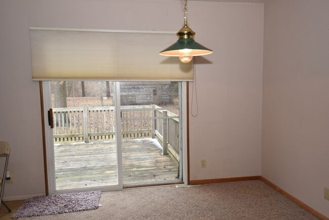 Building Photo - Mishawaka- 3 bedroom Country living near the Main Street Shopping and Edison Lakes business distr...