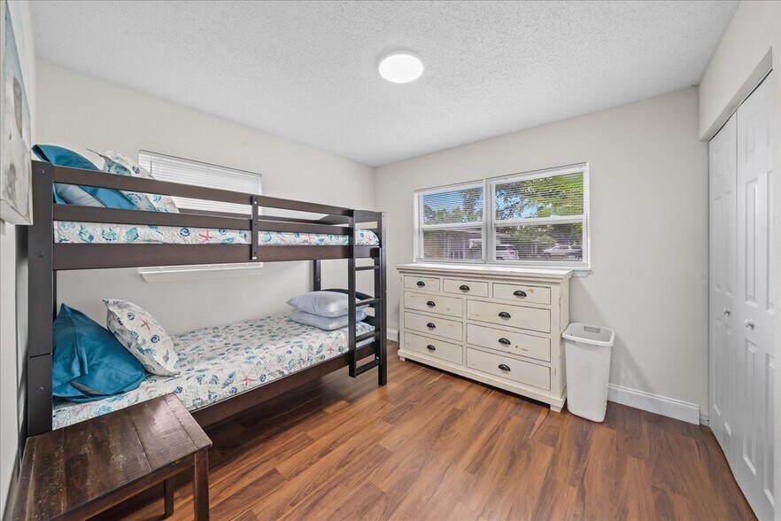 3rd Bedroom - Bunkbeds - 1610 Glen Haven Dr