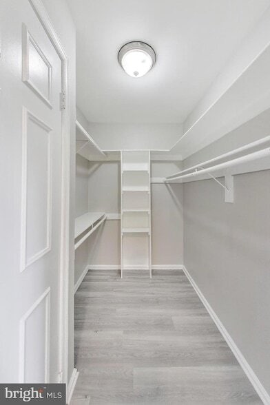 Building Photo - 13041B Shadyside Lane Unit 11-188