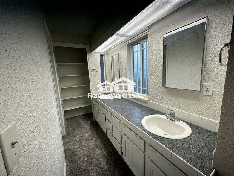Building Photo - 955 Anacortes Ct NE