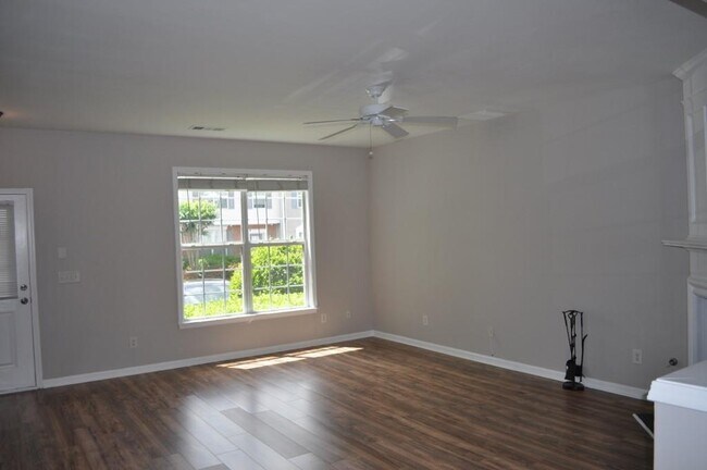 Building Photo - 940 Prestwyck Ct