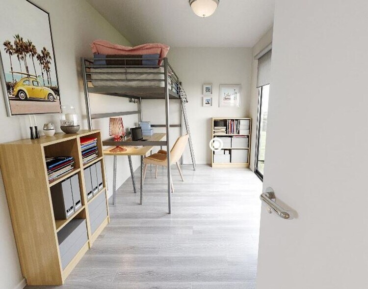 Interior Photo - Highland Parc North - Near UCR