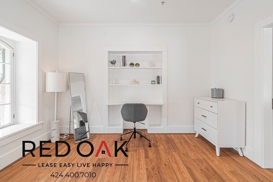 Building Photo - 6533 Hollywood Blvd