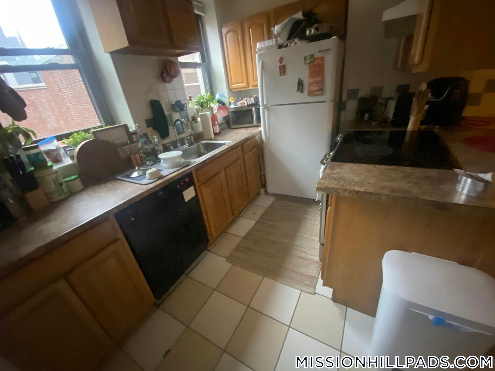 Building Photo - 715 Parker St