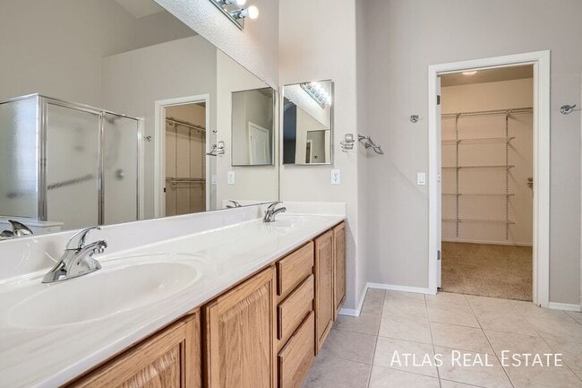 Building Photo - 8622 E Bullrider Pl