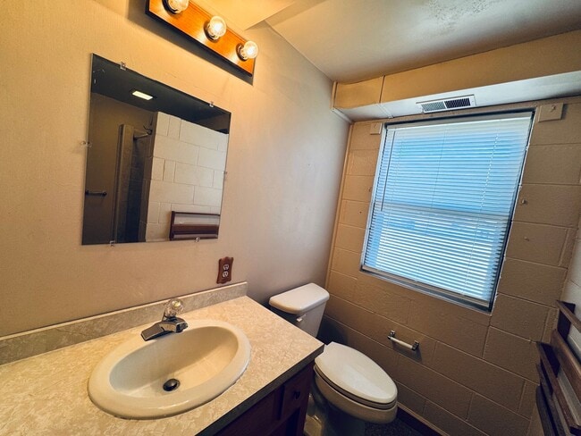 Building Photo - Charming Brick Ranch Home in Campbell County