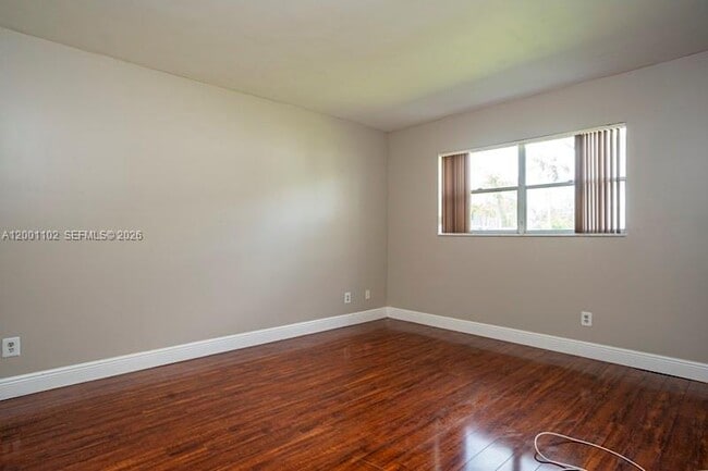 Building Photo - 905 Southridge Rd