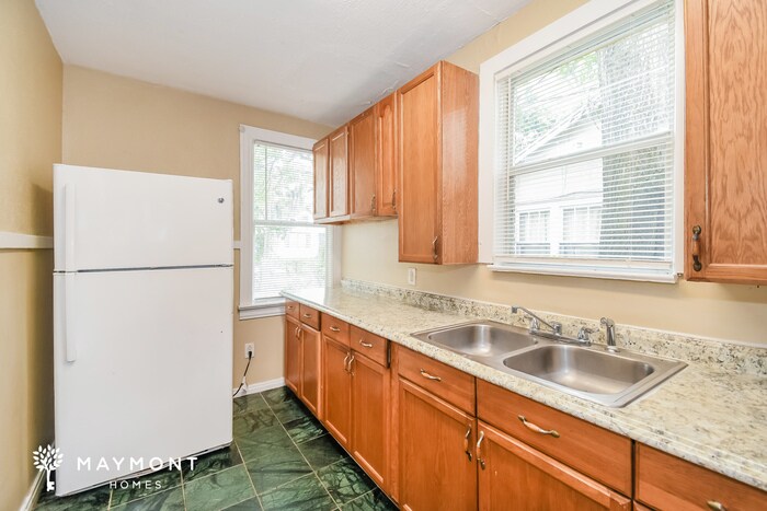 Building Photo - 339 Sunset Dr
