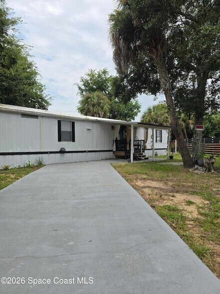 Building Photo - 6863 Columbine Dr