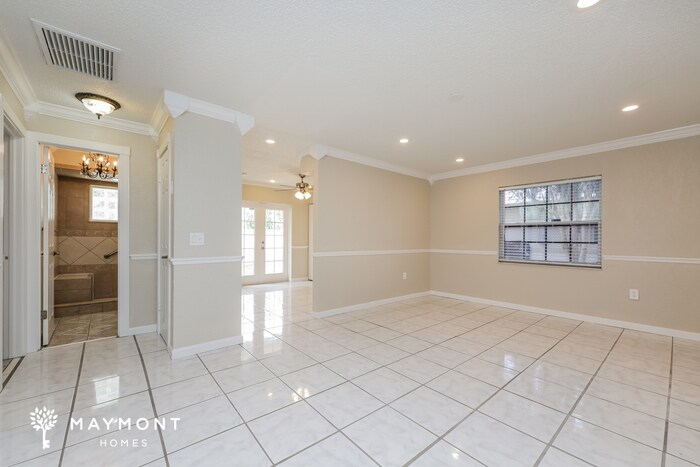 Building Photo - 2310 Chestnut Hills Dr