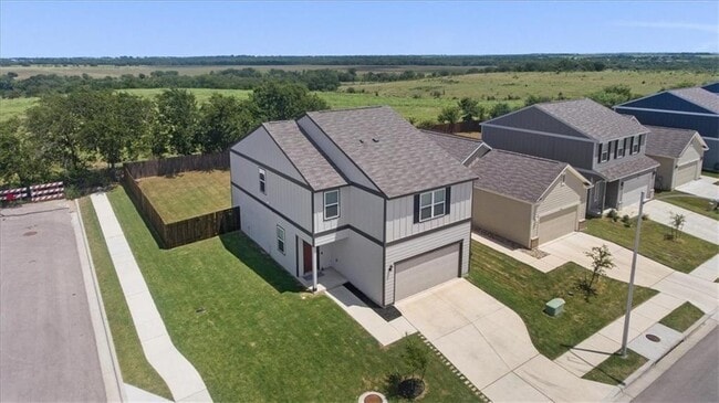 Building Photo - 6500 Routenburn St