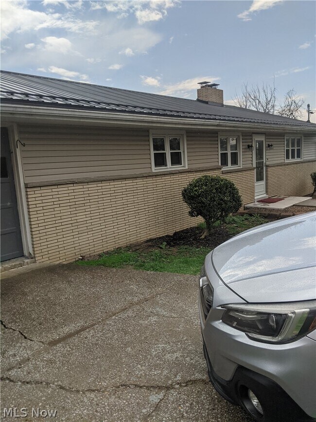 Building Photo - 51392 Breezy Hill Rd