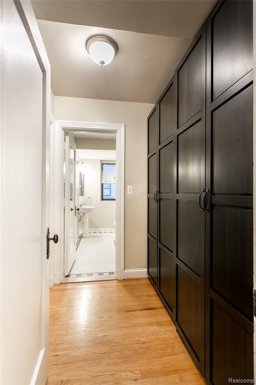 Building Photo - 15 E Kirby St