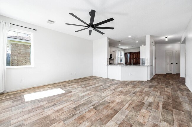 Building Photo - 4502 Park Trail Ln