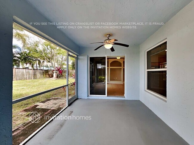 Building Photo - 2566 SW Hinchman St