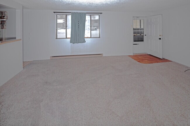 Building Photo - 132 Sunset Dr Greybull Apartments