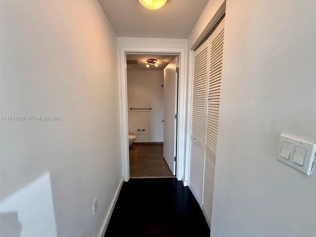 Building Photo - 3451 NE 1st Ave