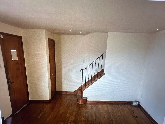Building Photo - 1649 Westmont Ave