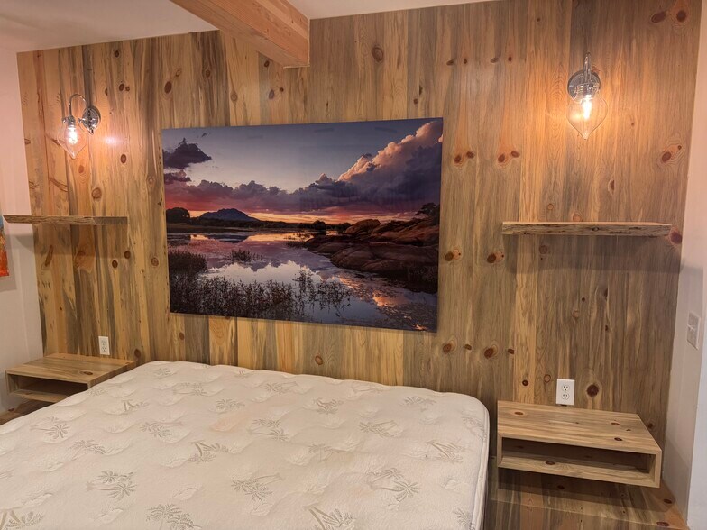 Building Photo - 342 S Mount Vernon Ave