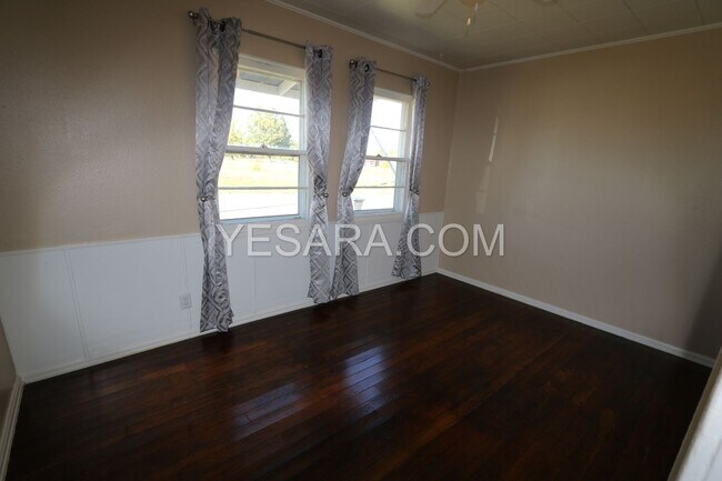 Building Photo - 2911-2911 Market St